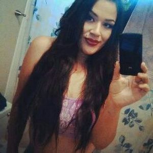 Meet your Posher, Mariela